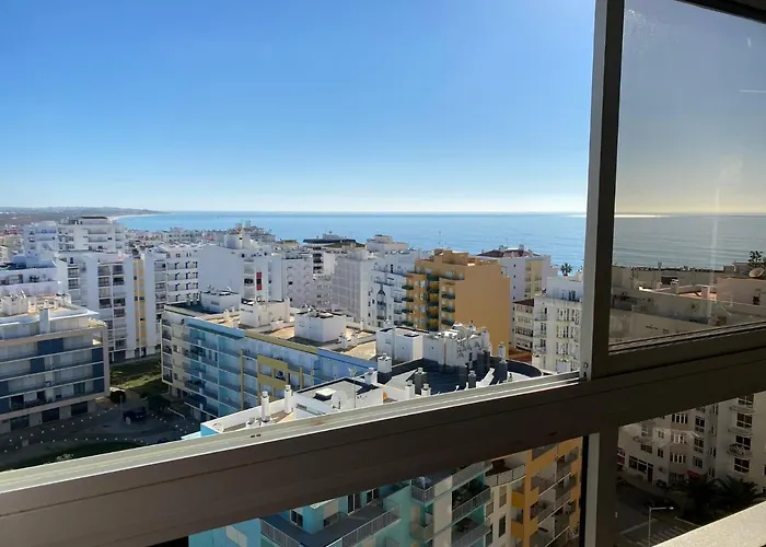 Armacao De Pera